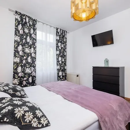 On Krupowki Street With Mountain View By Renters Apartment *