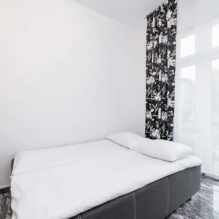 On Krupowki Street With Mountain View By Renters Apartment *