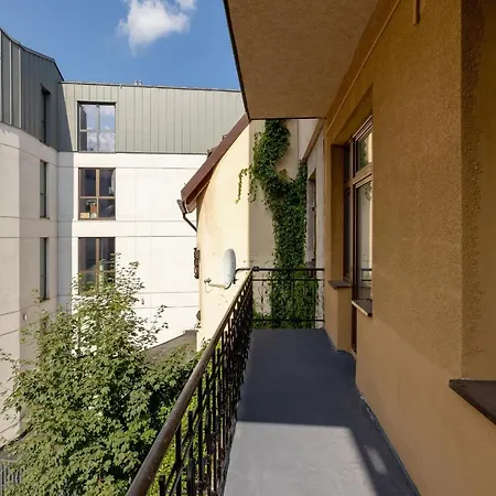 Apartment On Krupowki Street With Mountain View By Renters