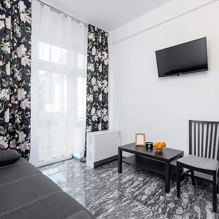 On Krupowki Street With Mountain View By Renters