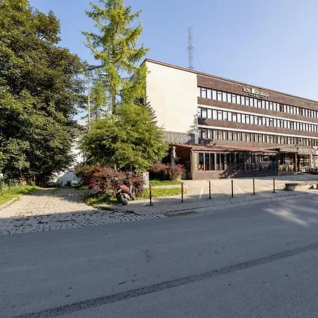 Apartment On Krupowki Street With Mountain View By Renters
